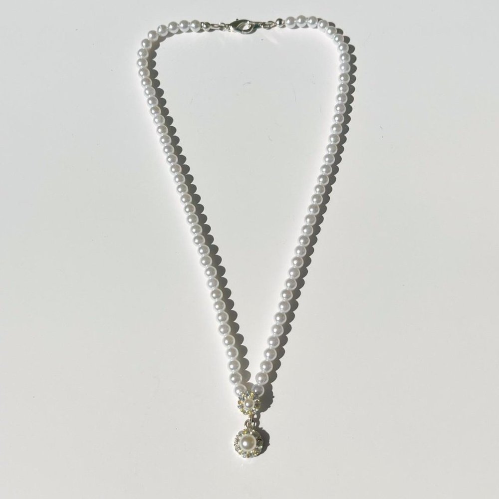 Vintage pearl pendant necklace